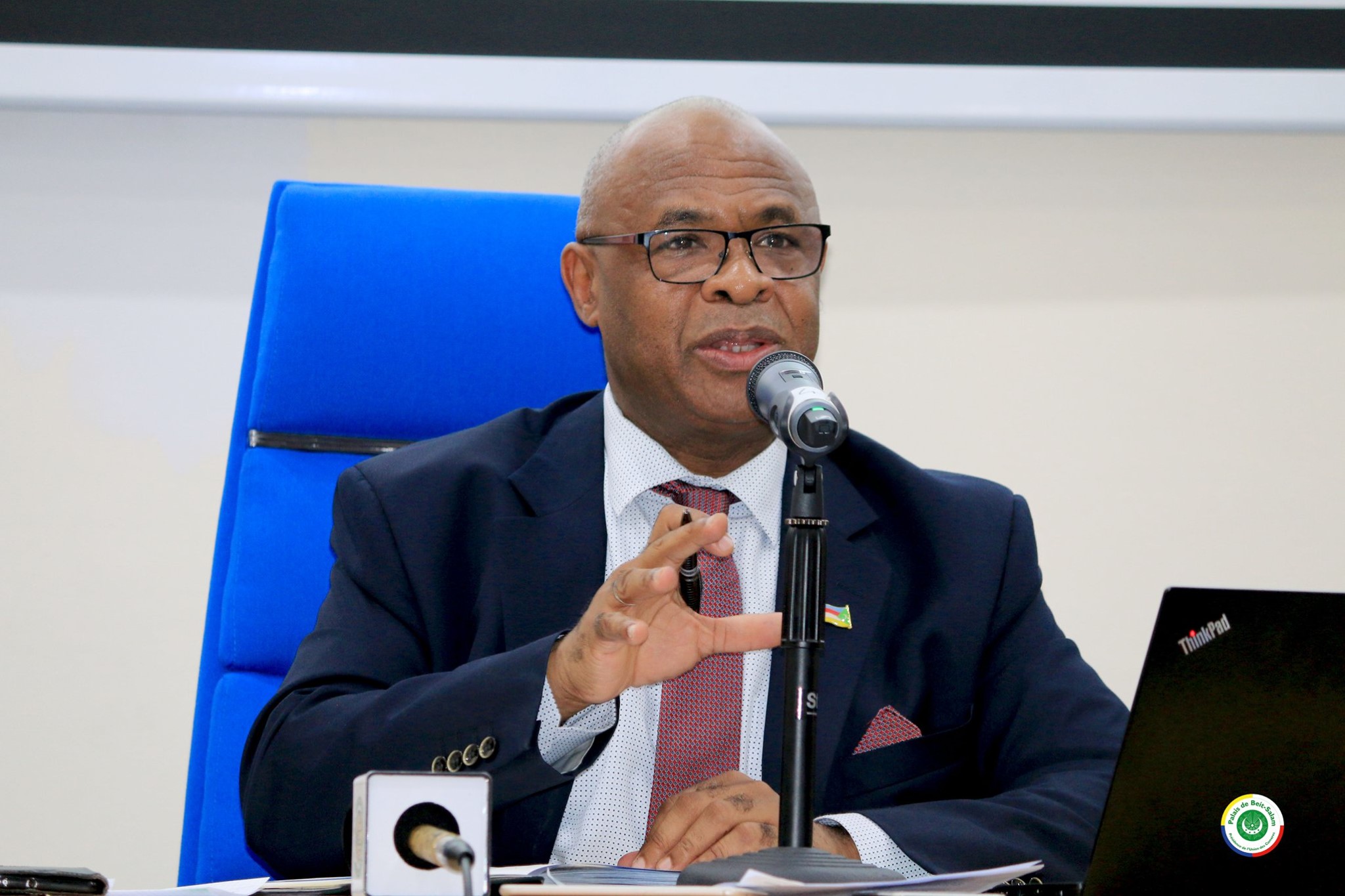 Décret Portant Renouvellement du mandat au Poste de Gouverneur de la Banque Centrale des Comores